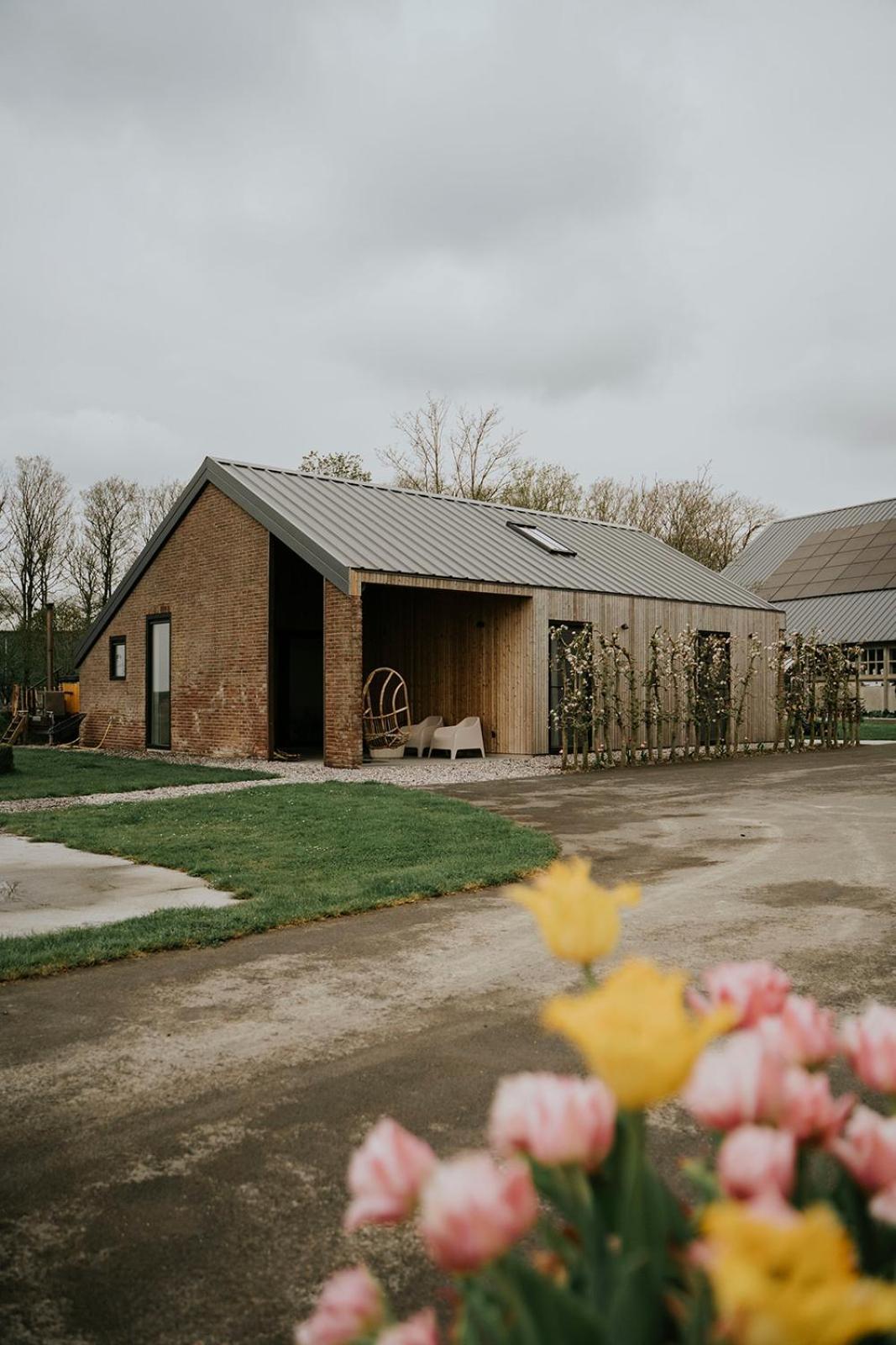 Bed and Breakfast Bed En Brood In De Kapschuur - Boerderij De Zuiderkrib Kraggenburg Exteriér fotografie